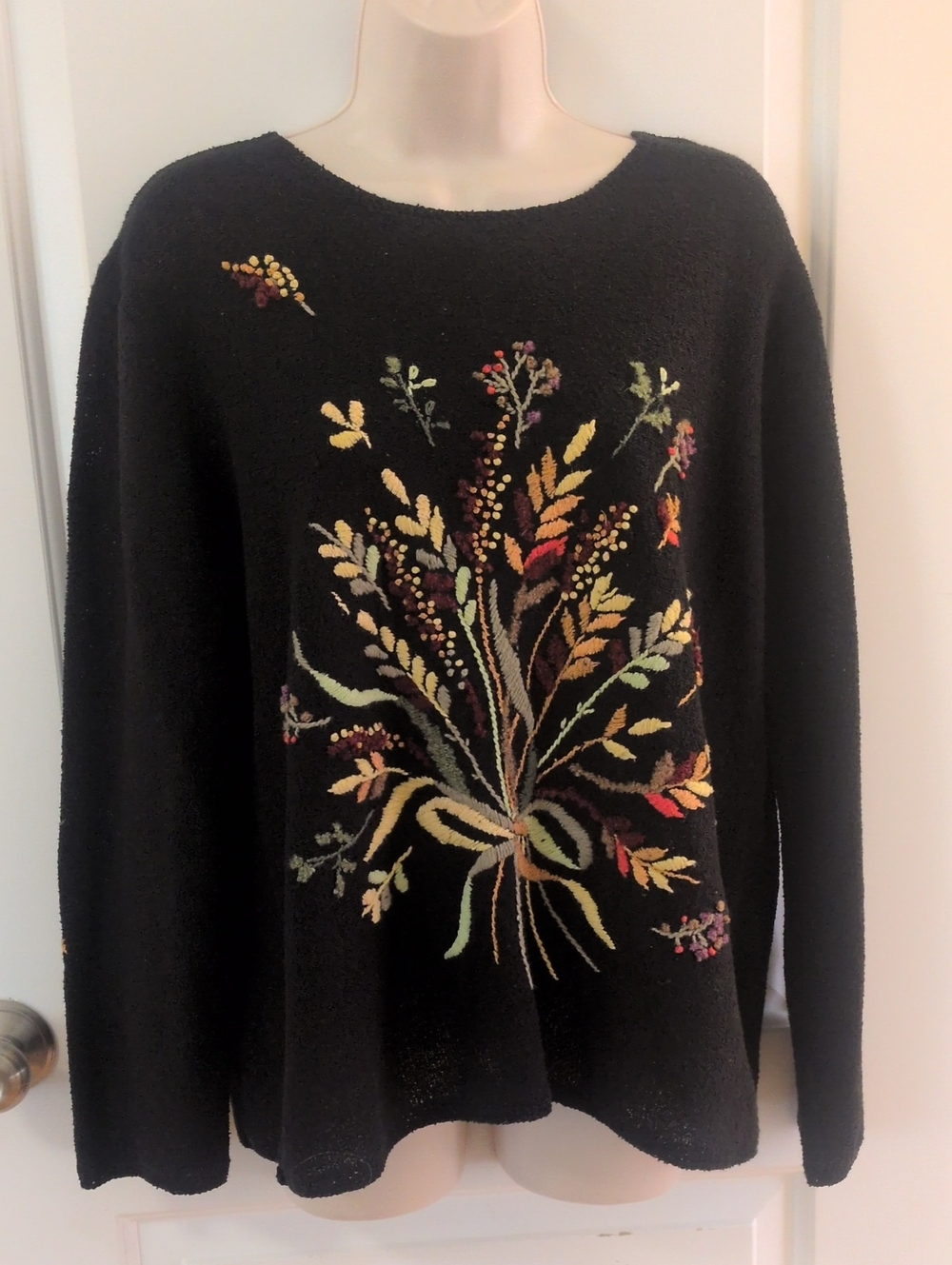 Vintage Northern Isle Embroidered Floral Sweater